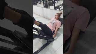 Download lagu Ica Fernanda workout di tempat fitness #penyanyidangdut #viralvideo #shorts mp3