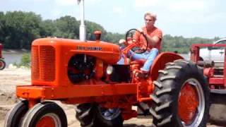 preview picture of video 'Terry and Shirl at Havana IL Antique Tractor Pull'