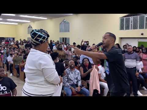 A UNÇÃO FAZ A DIFERENÇA 😭 DEUS BRADOU  🔥 NA SALA DE ADORAÇÃO - Mateus Martins