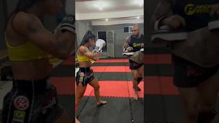 Download lagu Allycia Rodrigues Muay Thai pad work 🌊 #muaythaitraining #femalemuaythai mp3