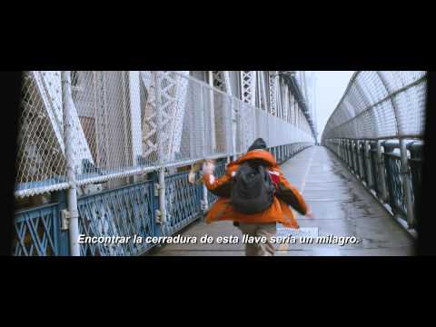 TAN FUERTE Y TAN CERCA / Trailer 1 subtitulado HD - oficial de Warner Bros. Pictures