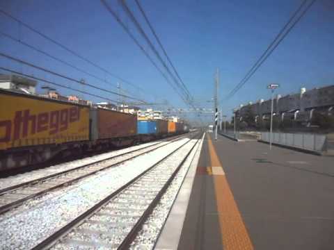 Straordinaria doppia trazione E652 in transito a Molfetta