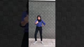 Download lagu Dance tiktok 'enak susunya mama' gokil mp3 Download lagu Dance tiktok 'enak susunya mama' gokil mp3