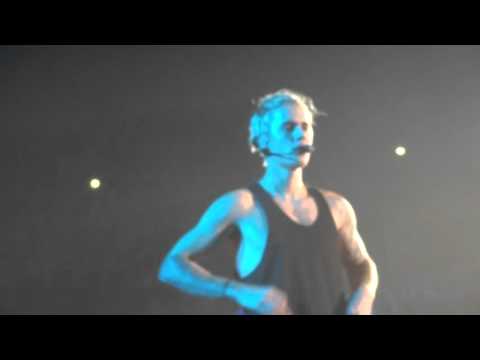 JUSTIN BIEBER - No Sense/Hold Tight: PURPOSE TOUR VANCOUVER Video