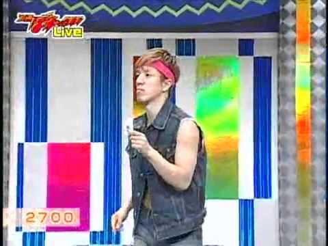 2700__ 右ひじ左ひじ交互にみて、