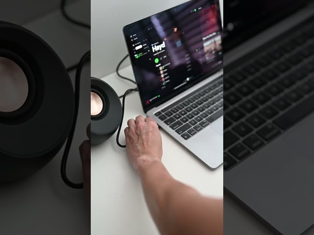 Vídeo relacionado con Creative Labs Pebble 4.4W blanco altavoz - Altavoces (2.0 canales, Alámbrico, 3,5 mm, 4,4 W, 100 - 17000 Hz, blanco)