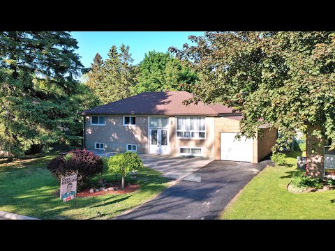 40 Foreht Crescent | Aurora | 4K Cinematic Real Estate Video