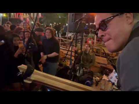 Play Video Youtube Video