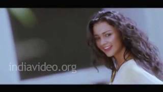 Don't pay much heed to controversies - Prateik 