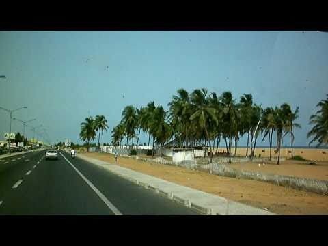 Lome: beach and coconuts!