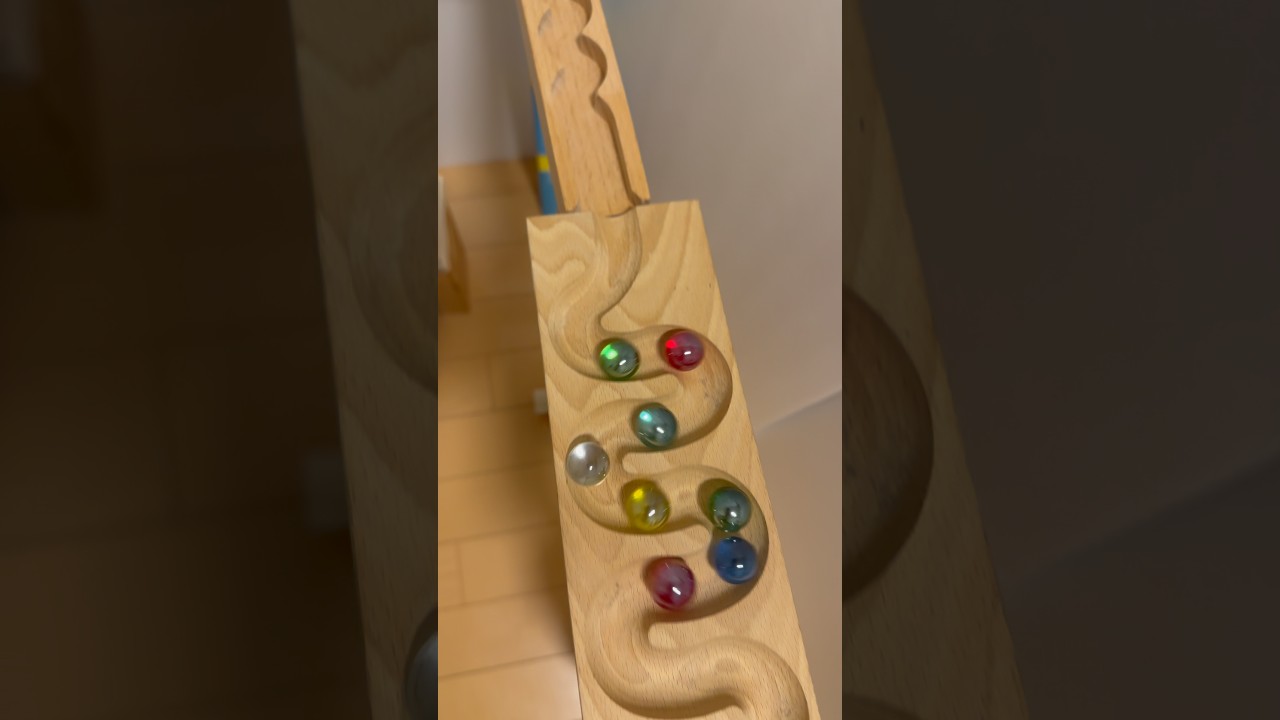 小さな大工さん、HABAくねくねスロープ、ビッグサークルにビー玉を転がす。ASMR  癒し音　②