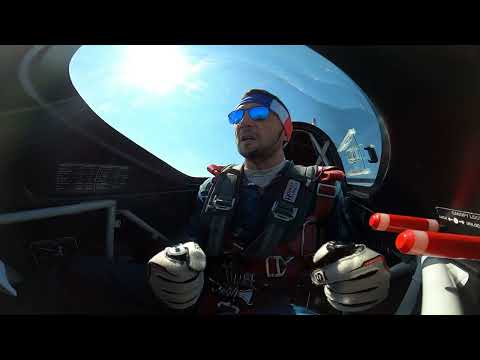 [AEROBATIC] Rolls in the Extra 330SC (real speed) - Guillaume Calmès