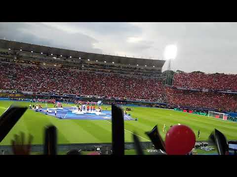 "Hinchada de Colón en Paraguay" Barra: Los de Siempre &bull; Club: Colón