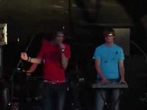 Chikinki at Ashton Court 2003 - Part 3