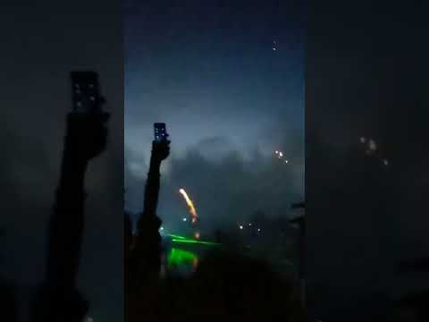 suasana perang petasan di desa