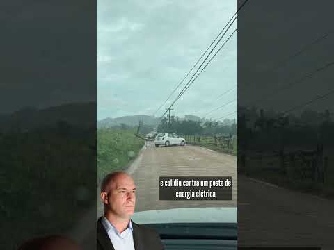 Motorista perde controle do veículo e colide contra poste em Sangão