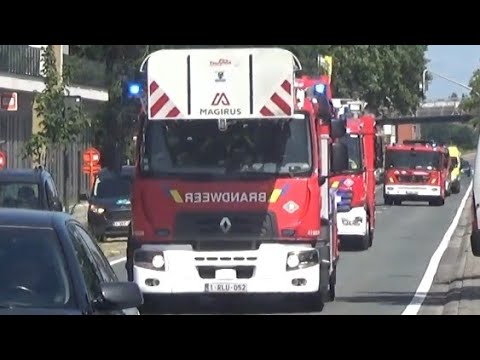 Groot Brandvertrek Brandweer Gent met spoed naar een brand op een boot in gent