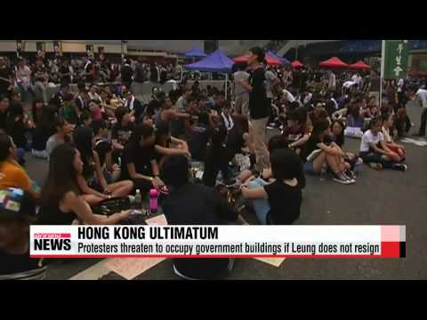 Hong Kong protesters threaten to occupy gov′t buildings   "행정장관 사임 안하면 청사도
