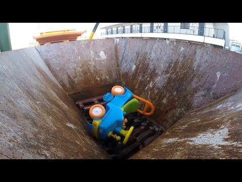 Machine Destroys Everything in The World #HD 720p