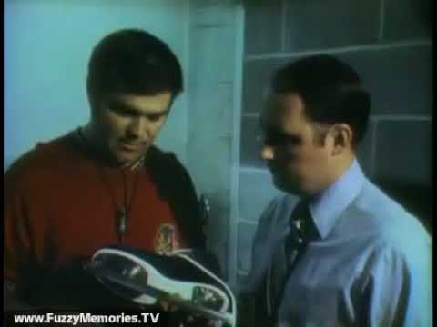 WFLD Channel 32   Chicago Black Hawks Vs  Boston Bruins Excerpts, 1976   YouTube 360p