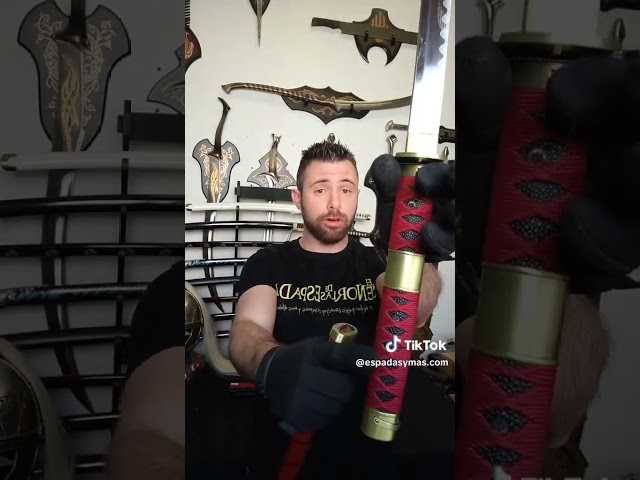 Vídeo relacionado con Musashi Katana Japonesa de Madera One Piece Zoro Sandai Kitetsu réplica Cosplay Espada de samurái Anime Sable de Madera