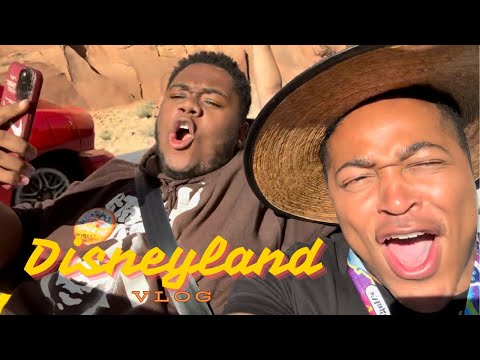 My FIRST TIME at Disneyland as A 28 Year Old (VLOG)