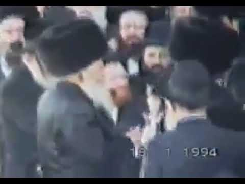 Pnei Menachem Mesader Kiddushin At His Einikel's Chupa - 5754