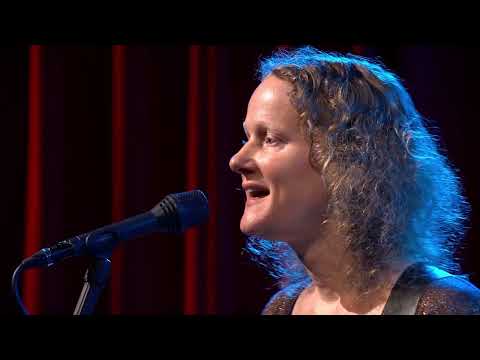 Linde Nijland - My man is out a sailing