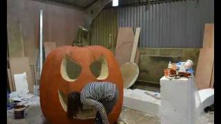 preview picture of video '6ft Pumpkin- Time lapse'