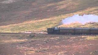 preview picture of video 'GB IV: K4 No 61994 The Great Marquess climbing from Strathcarron towards Garve'