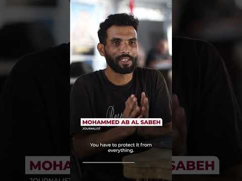 Gaza repairman helps journalists to keep documenting genocide | AJ #shorts