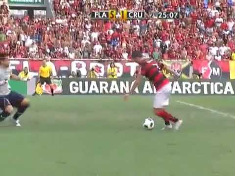 Golaço do Thiago Neves Flamengo 5x1 Cruzeiro  06/11/11