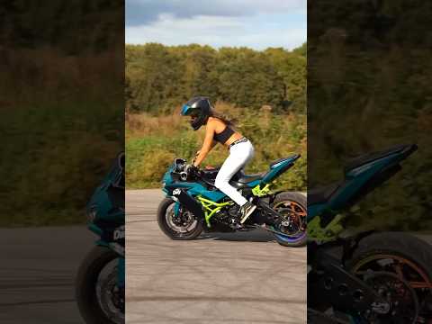 Have a good day 🔥 #bike #moto #stunt #motorcycle #bikergirl #drift #stuntgirl #ride