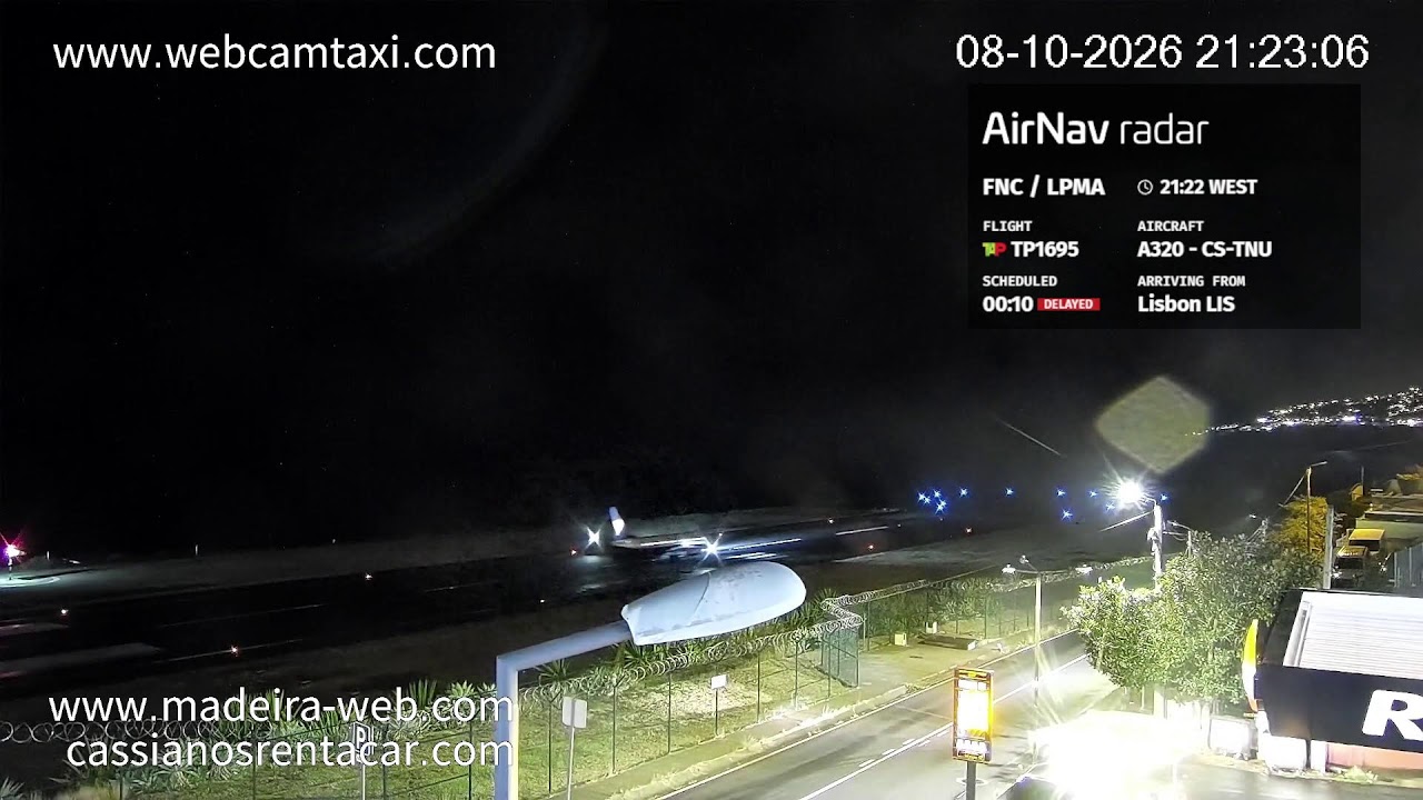 Live webcam view of Madeira Airport Live Cam