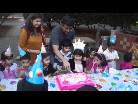 shivi cake cutting.MP4