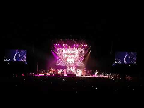 Hollywood Vampires - The Boogieman Surprise