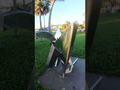 Escultura "Creador" de Percy Raúl Zorrilla Soto en Resistencia Chaco 🗿✨