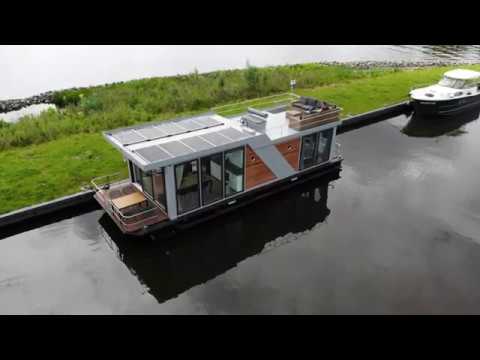 IN EEN HOUSEBOAT VOEL JE THUIS OP HET WATER