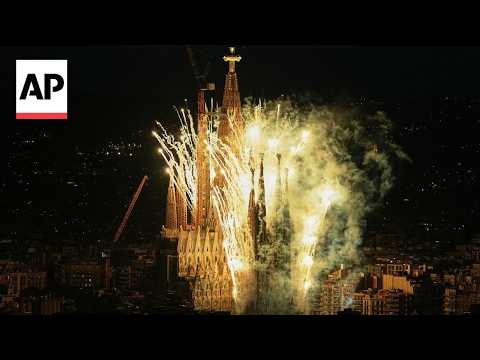 Pope Leo blesses Sagrada Familia tower and its illuminated ceramic cross