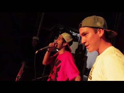 Mordekai vs Klibre - Duck Land Batalla de Gallos 2014