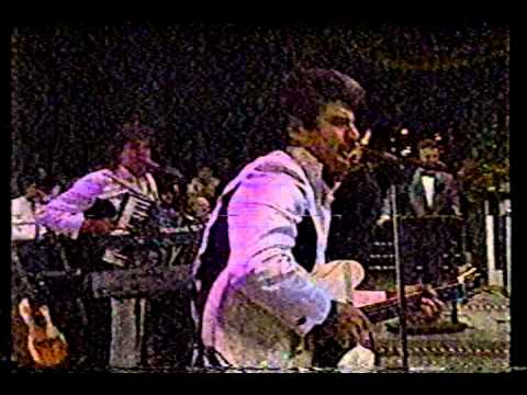 LOS HUMILDES DE JOSE LUIS AYALA  "NI ME BIEN NI ME VA"