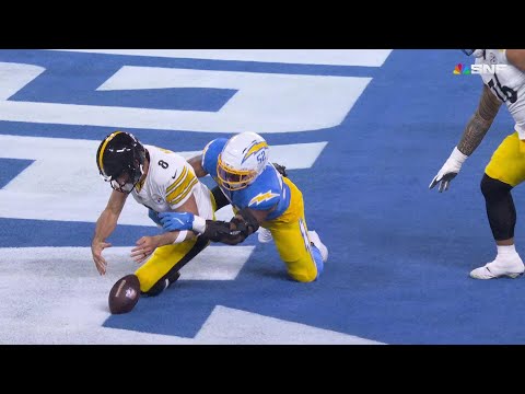 Mack Attack! LB brings the boom against Rodgers to force safety