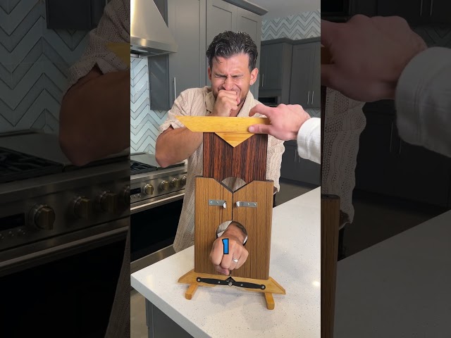 Vídeo relacionado con SALALIS La Tercera Mano, Trucos de Magia de Mano Falsa, Accesorio de Truco Suave de Magia, Truco de Tercera Mano, Comedia de Mano Mágica para Actuación, Comedia