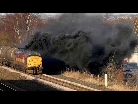 Crazy Old DIESEL LOCOMOTIVE Engines Cold Start and Sound