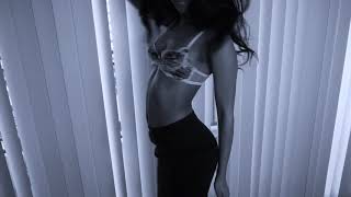 Sarai black &amp; white