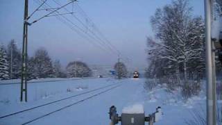 preview picture of video '[SJ] InterCity train pulled by class Rc 6 electric locomotive has just...'