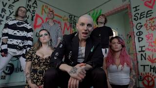 Download lagu Crazy & The Brains - Tsunami Sunrise mp3