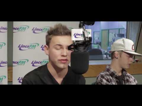 Austin Corini singing Click My Fingers