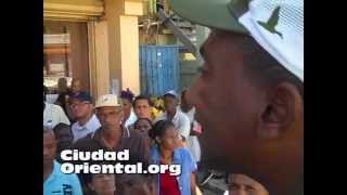 preview picture of video 'Mercaderes de El Almirante protestan ante las oficinas del ASDE en la Sabana Larga'