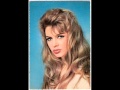 Brigitte Bardot - Ecoute le temps 